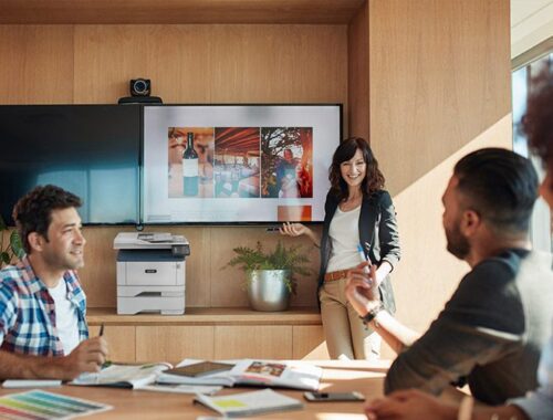 Stampante multifunzione Xerox® B305 in situazione di lavoro